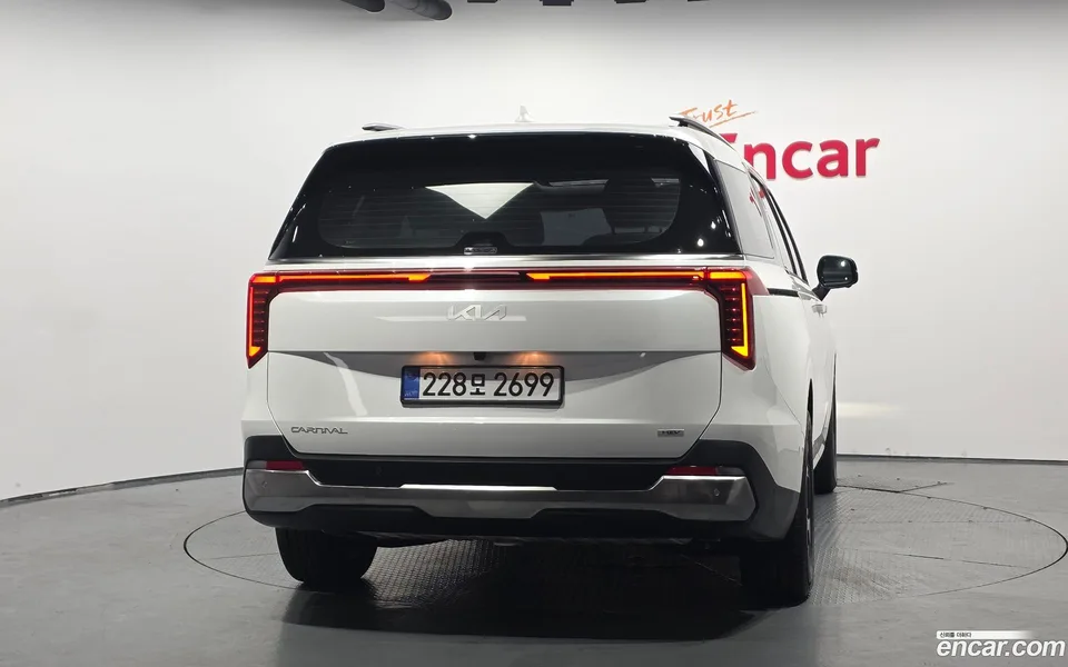Kia Carnival HEV 9 2025 — миниатюра 4