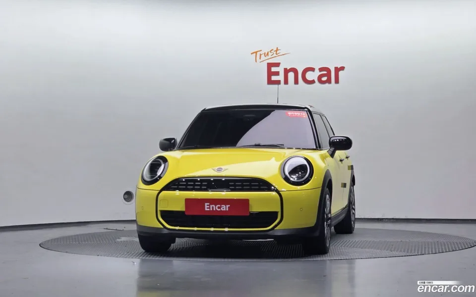 MINI Cooper C 5 2025 — миниатюра 3