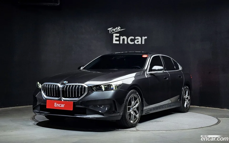 BMW 5 Series 2025