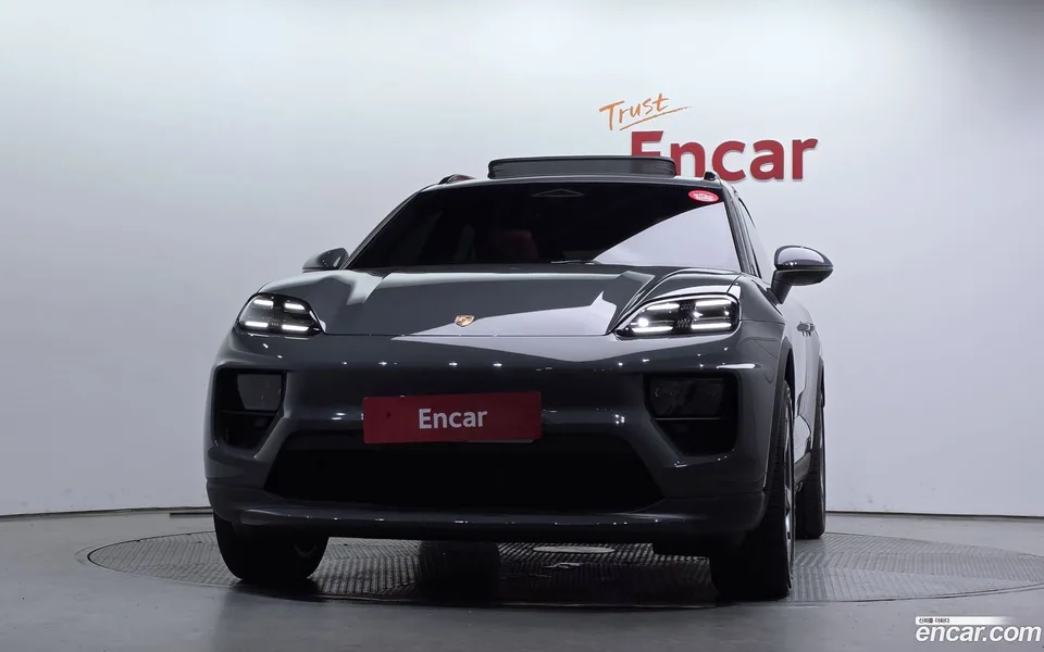 Porsche Macan Electric 4 2025 — миниатюра 3