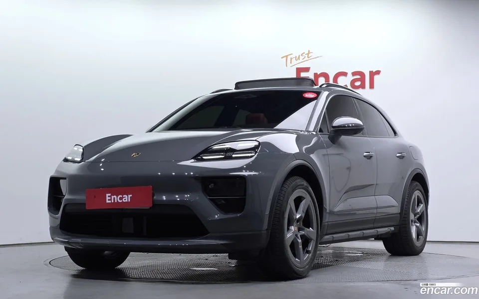 Porsche Macan Electric 2025