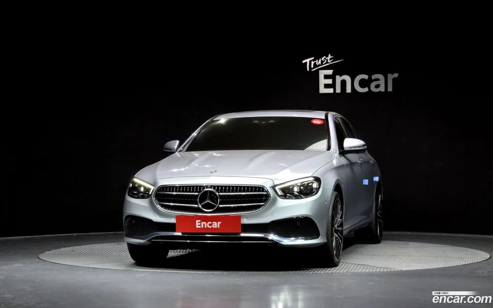 Mercedes-Benz E-Class E350 4MATIC 2022 — миниатюра 3