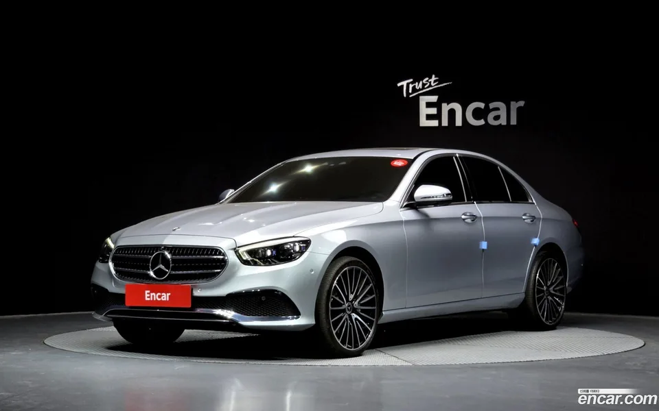 Mercedes-Benz E-Class E350 4MATIC 2022 — фото 1, купить с доставкой в Москву