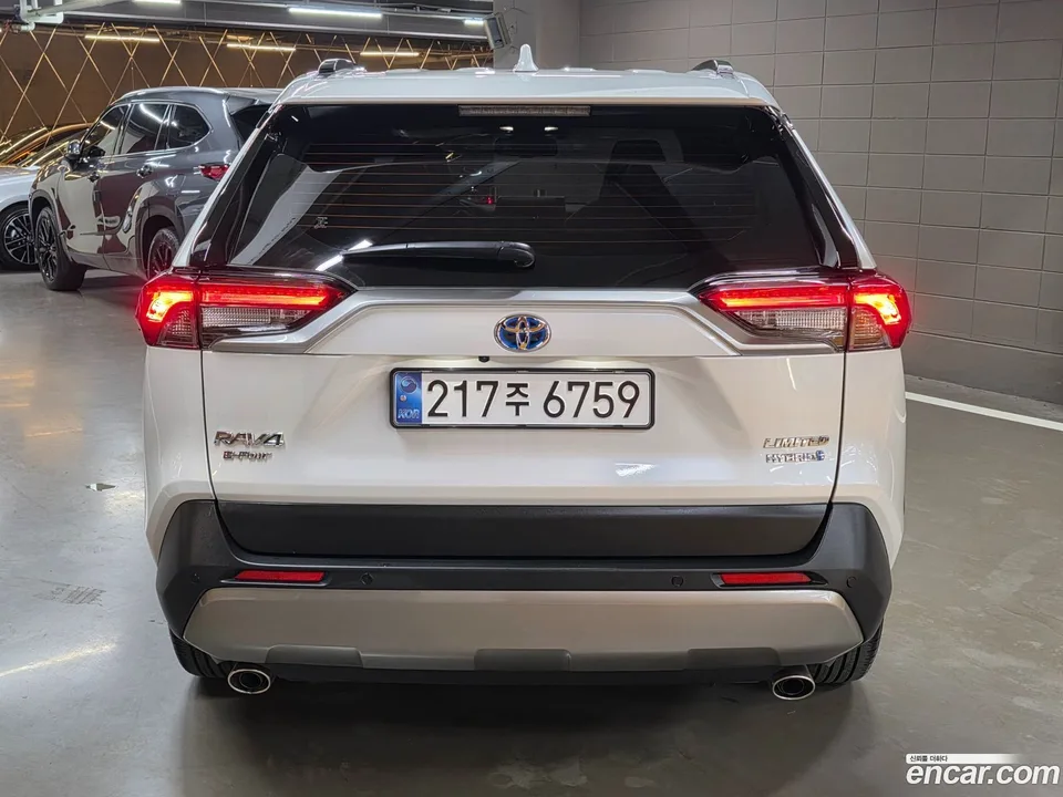 Toyota RAV4 2.5 4WD LTD 2024 — миниатюра 4