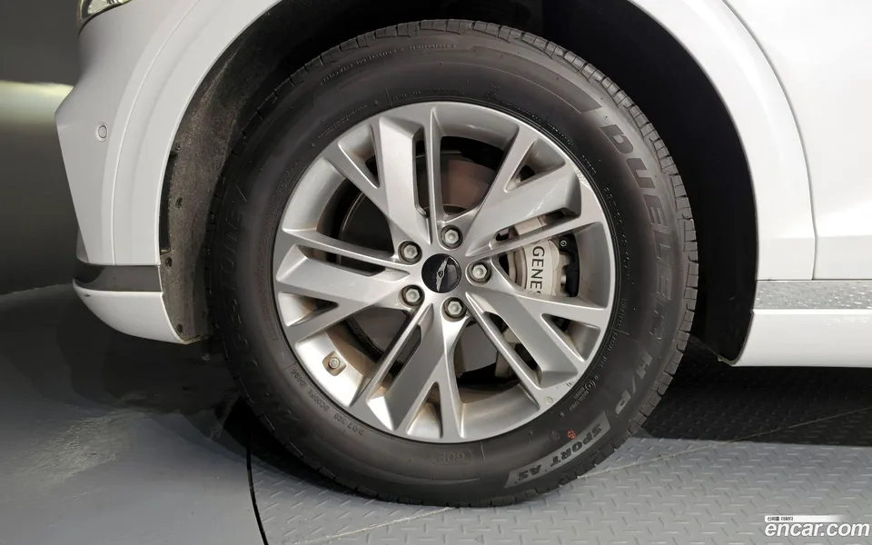 Genesis GV70 2.5T 2WD 2024 — thumbnail 2