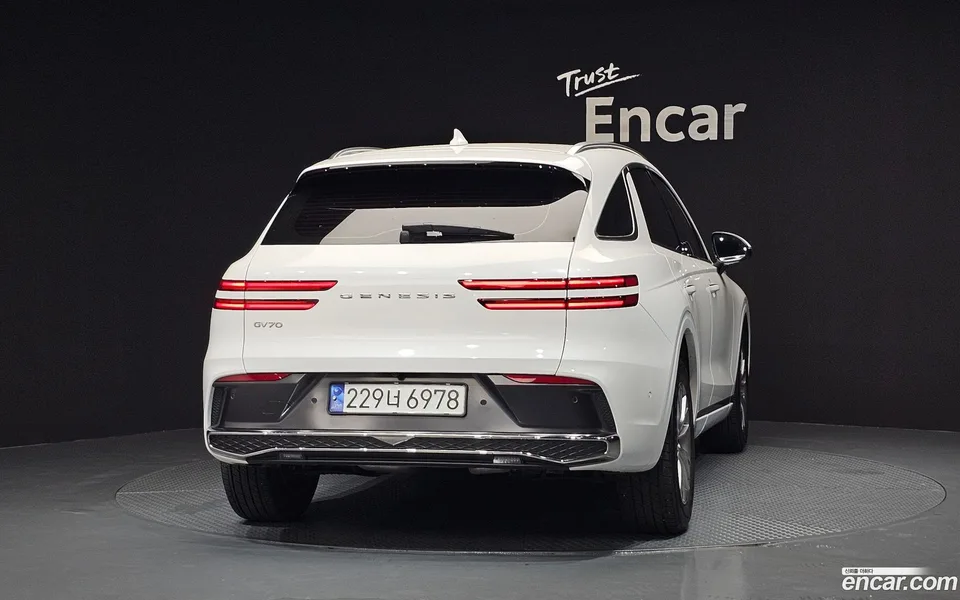 Genesis GV70 2.5T 2WD 2024 — thumbnail 4