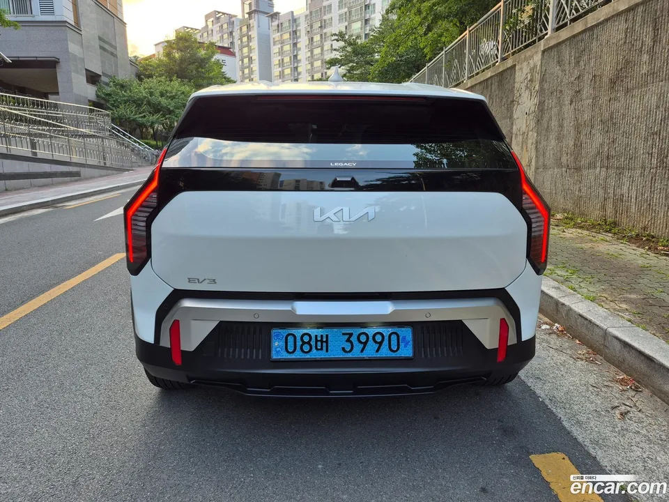 Kia EV3 2WD 2025 — thumbnail 4