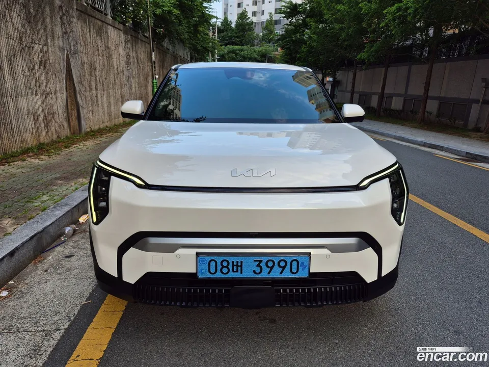 Kia EV3 2WD 2025 — photo 1, buy with delivery to Moscow