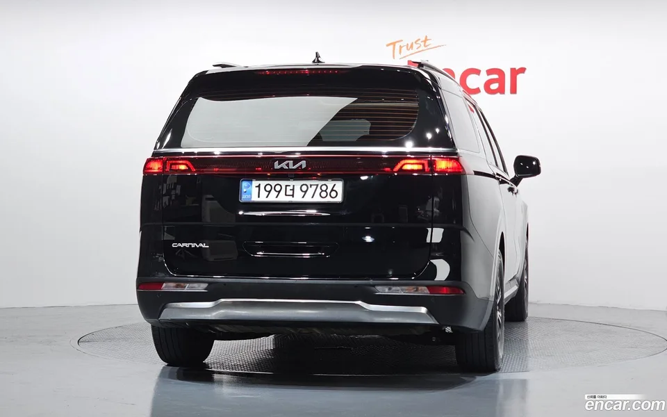 Kia Carnival 9 2022 — thumbnail 4