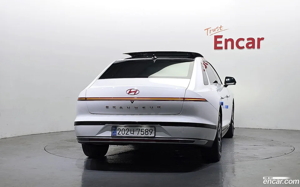 Hyundai Grandeur 3.5 LPG 2WD 2023 — thumbnail 4