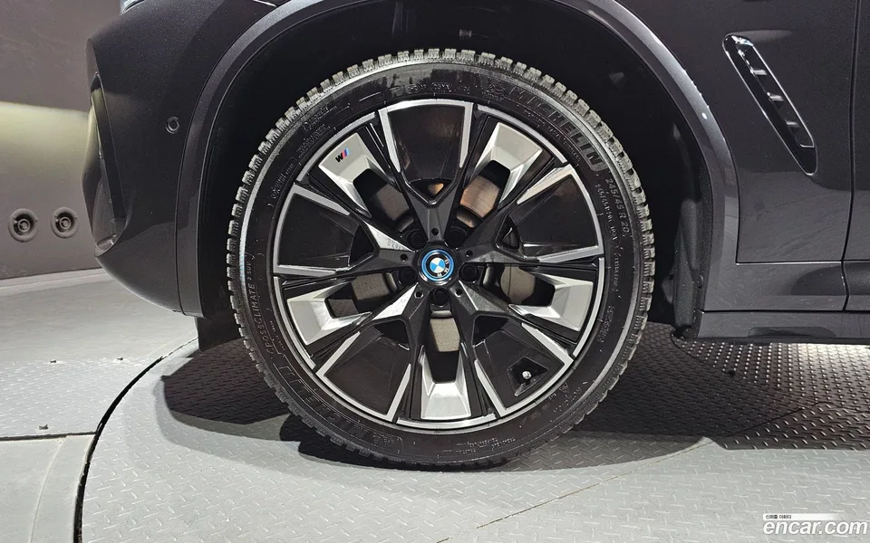 BMW iX3 M 2023 — миниатюра 5