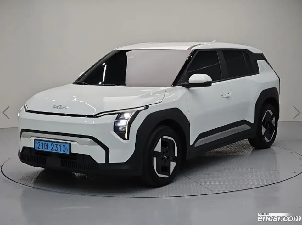 Kia EV3 2WD 2024 — фото 1, купить с доставкой в Москву