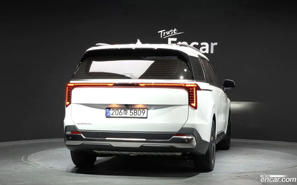 Kia Carnival 9 2025 — thumbnail 4