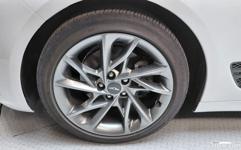 Genesis G70 2.0T 2WD 2022 — миниатюра 2