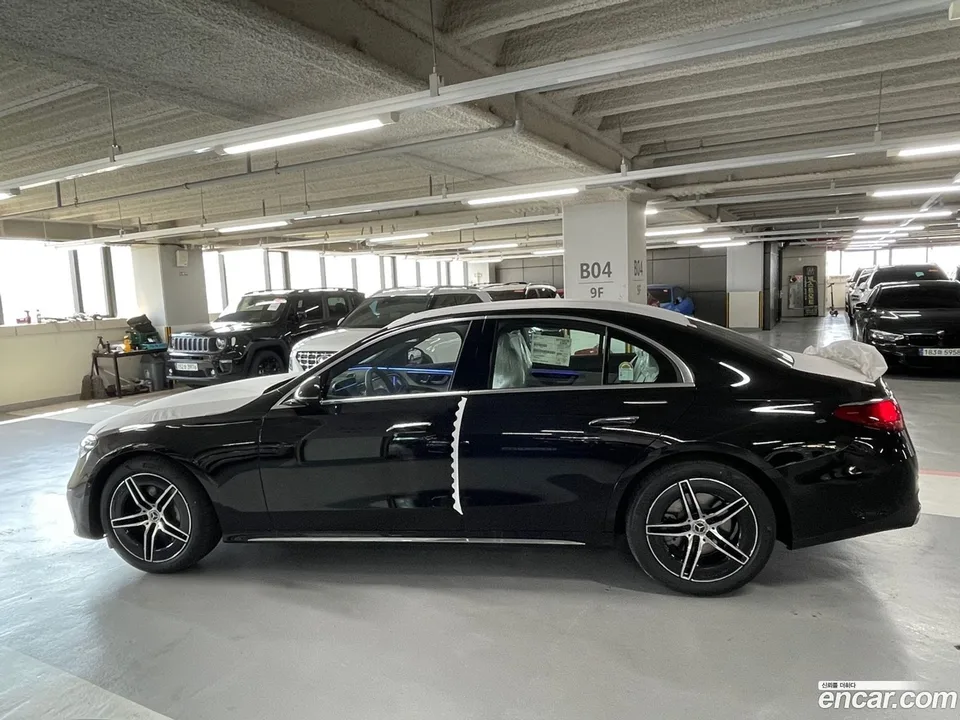 Mercedes-Benz E-Class E300 4MATIC AMG Line 2026 — миниатюра 5