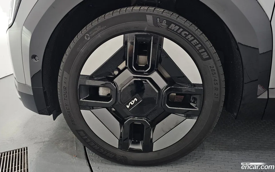 Kia EV9 4WD 2023 — миниатюра 2