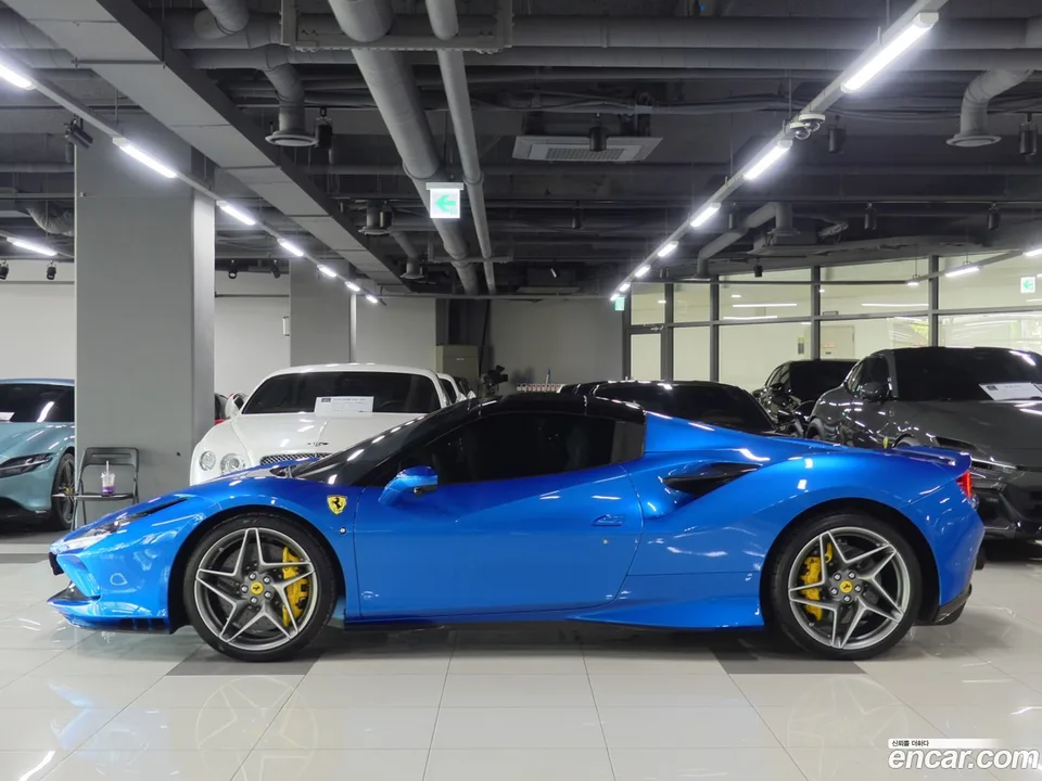 Ferrari F8 Spider 3.9 V8 2022 — thumbnail 3