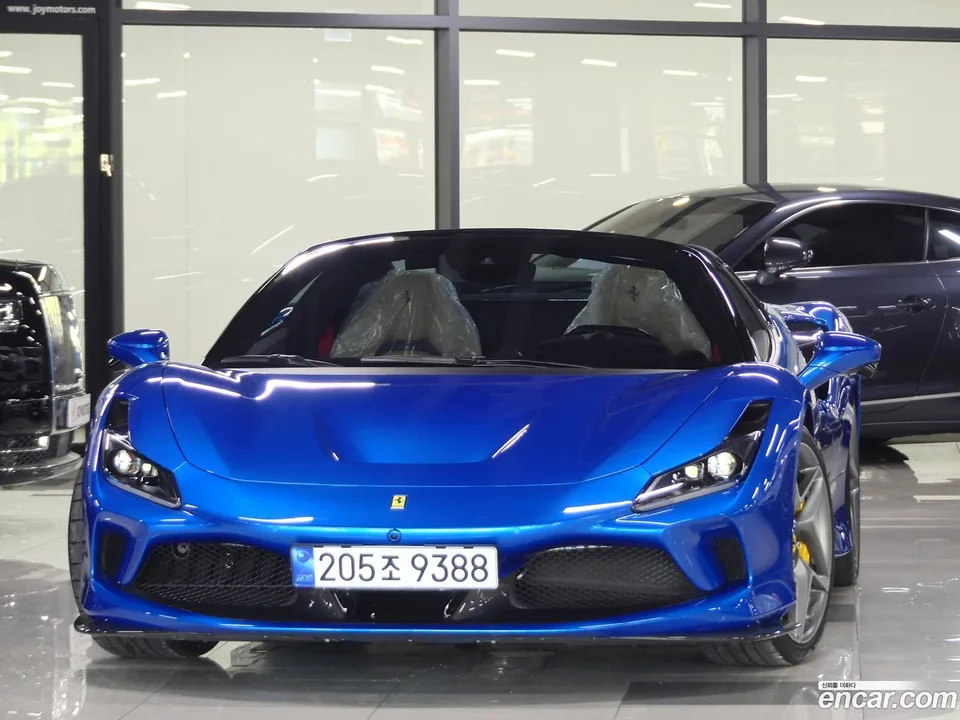 Ferrari F8 Spider 3.9 V8 2022 — photo 1, buy with delivery to Moscow