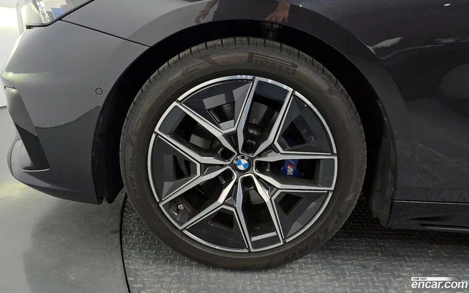 BMW 5 Series 520i M 2023 — миниатюра 5