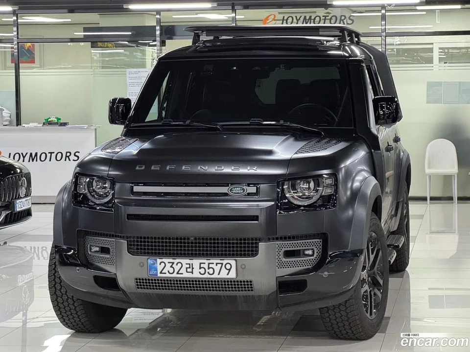 Land Rover Defender 2024
