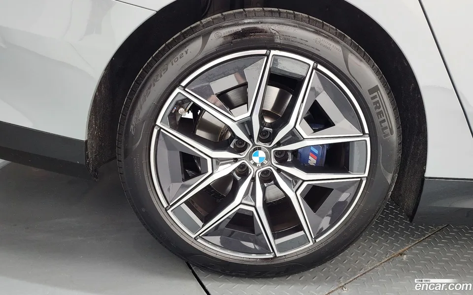 BMW 5 Series 520i M 2025 — миниатюра 2