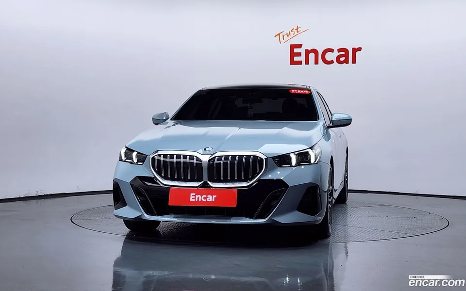 BMW 5 Series 520i M 2025 — миниатюра 3