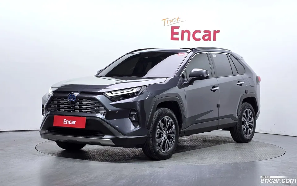 Toyota RAV4 2.5 4WD LTD 2023 — фото 1, купить с доставкой в Москву
