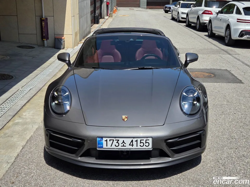Porsche 911 (992) 2024