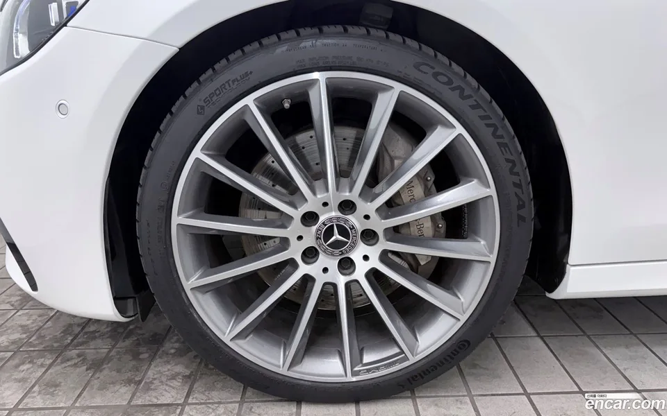 Mercedes-Benz E-Class E350 4MATIC AMG Line 2022 — thumbnail 5