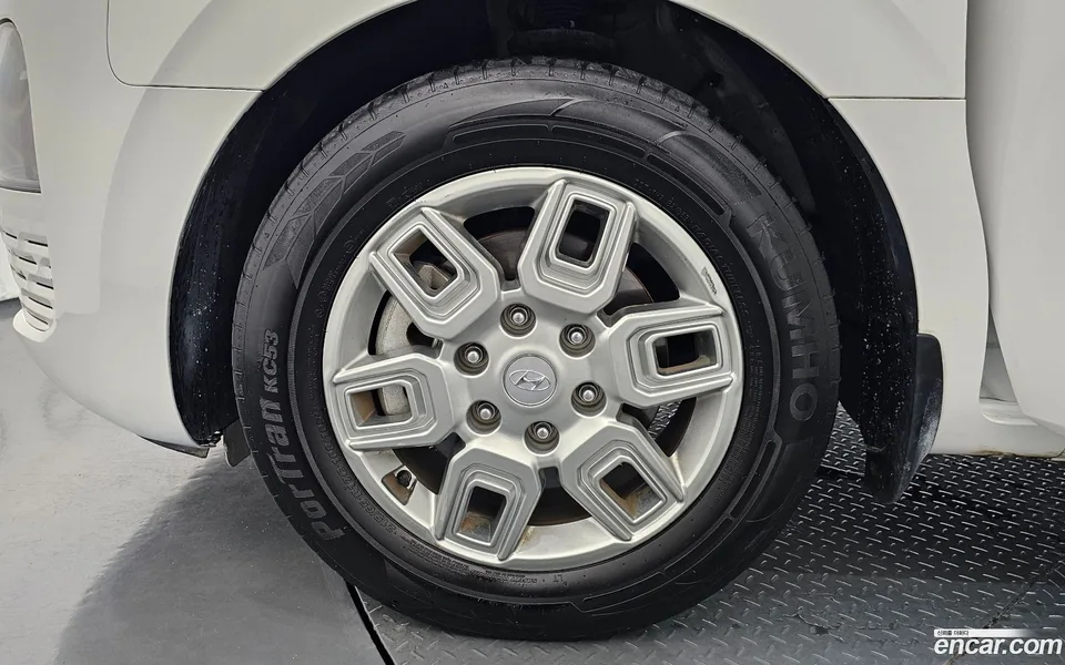 Hyundai Staria 3 2023 — thumbnail 5