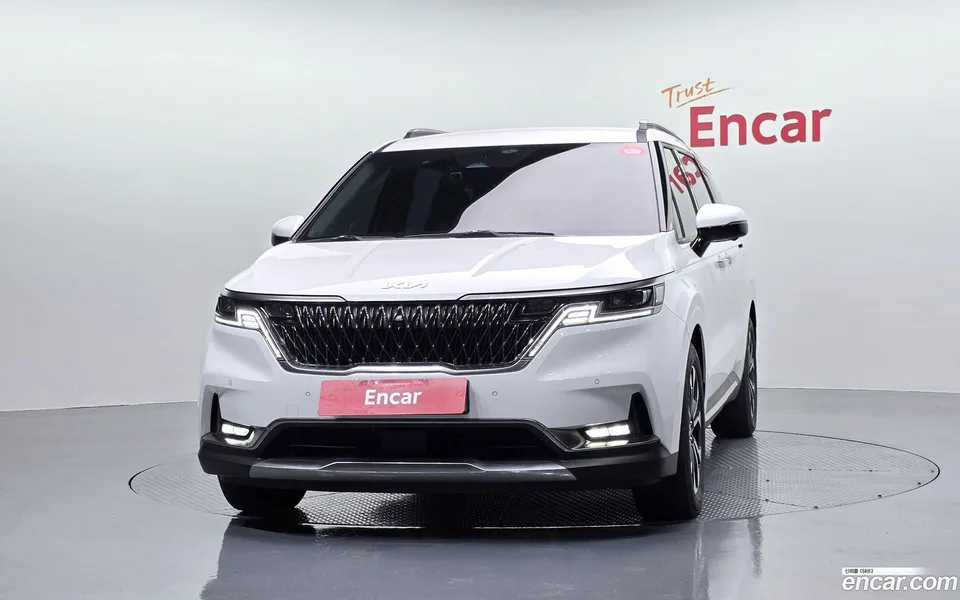 Kia Carnival 9 2023 — thumbnail 3