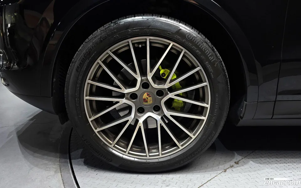 Porsche Cayenne 3.0 E- 2023 — миниатюра 5