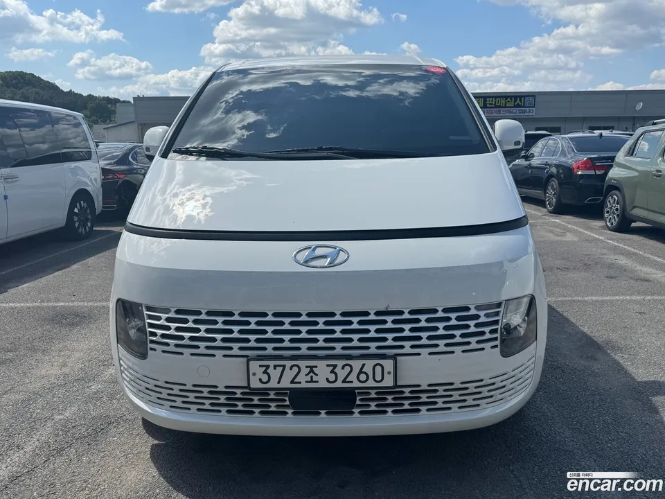Hyundai Staria L3.5 / 2022 — thumbnail 3