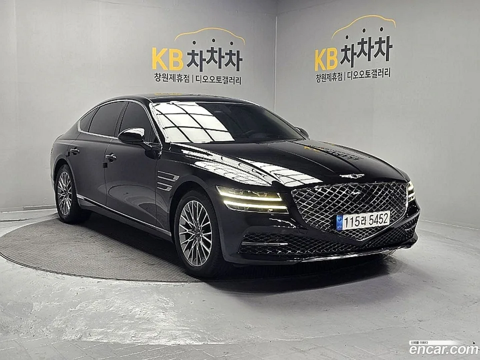 Genesis G80 2.5 2WD 2023 — фото 1, купить с доставкой в Москву