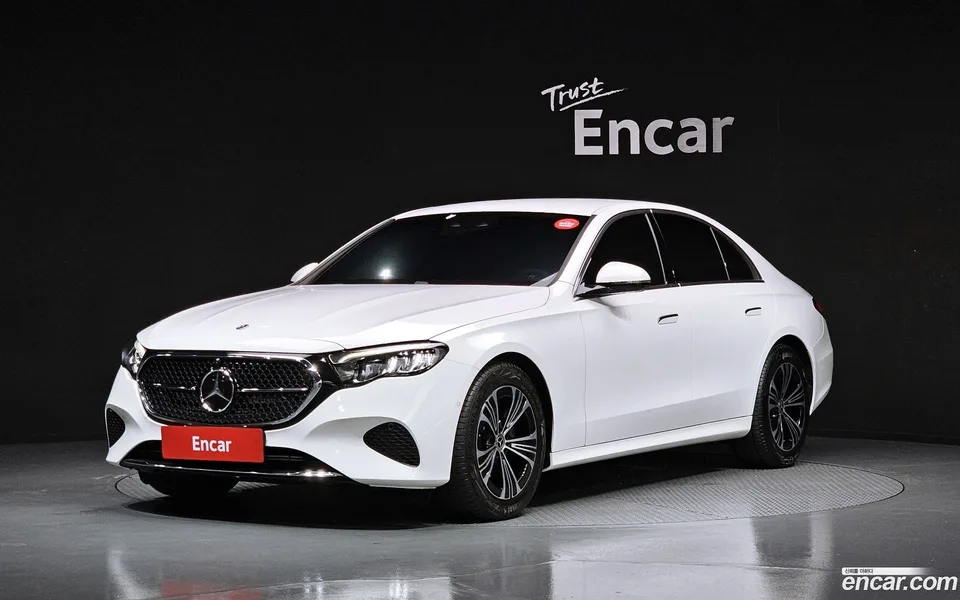 Mercedes-Benz E-Class 2024