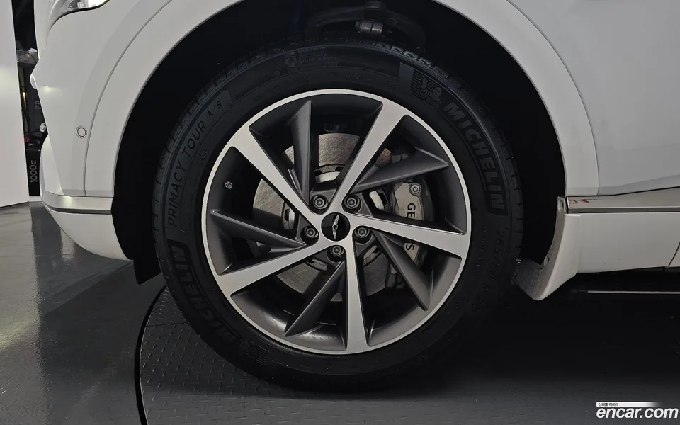 Genesis GV80 2.5T AWD 2025 — thumbnail 2