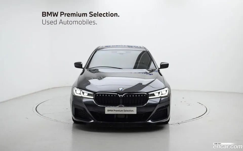 BMW 5 Series 520i M 2023 — thumbnail 3
