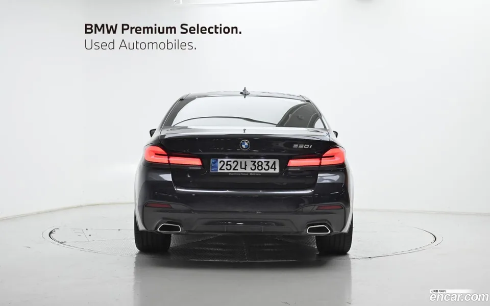 BMW 5 Series 520i M 2023 — thumbnail 4