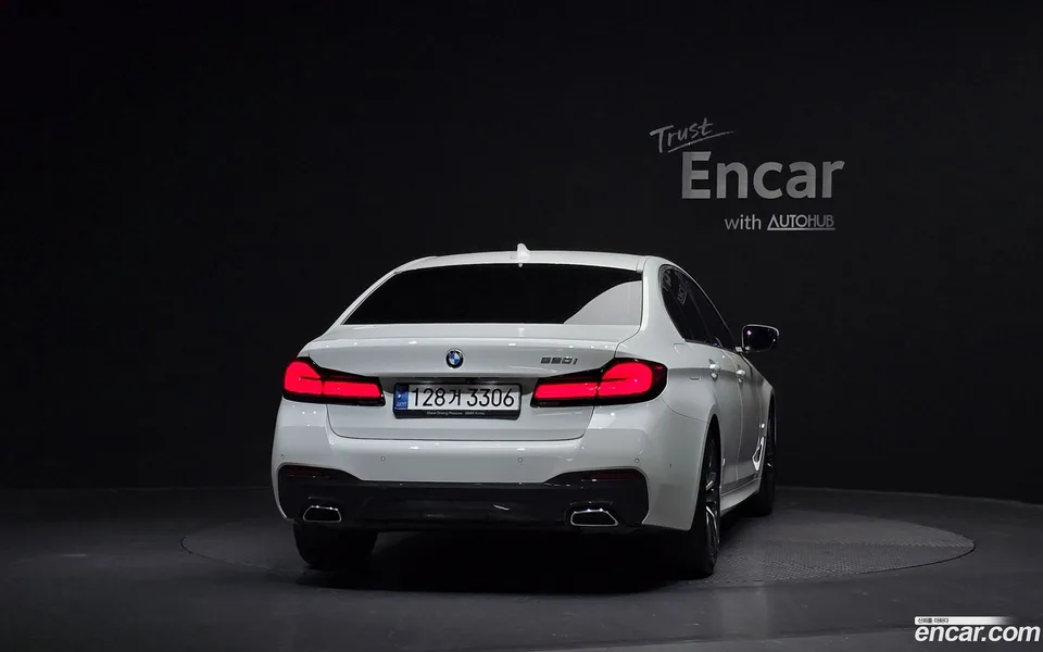 BMW 5 Series 520i M 2022 — миниатюра 4