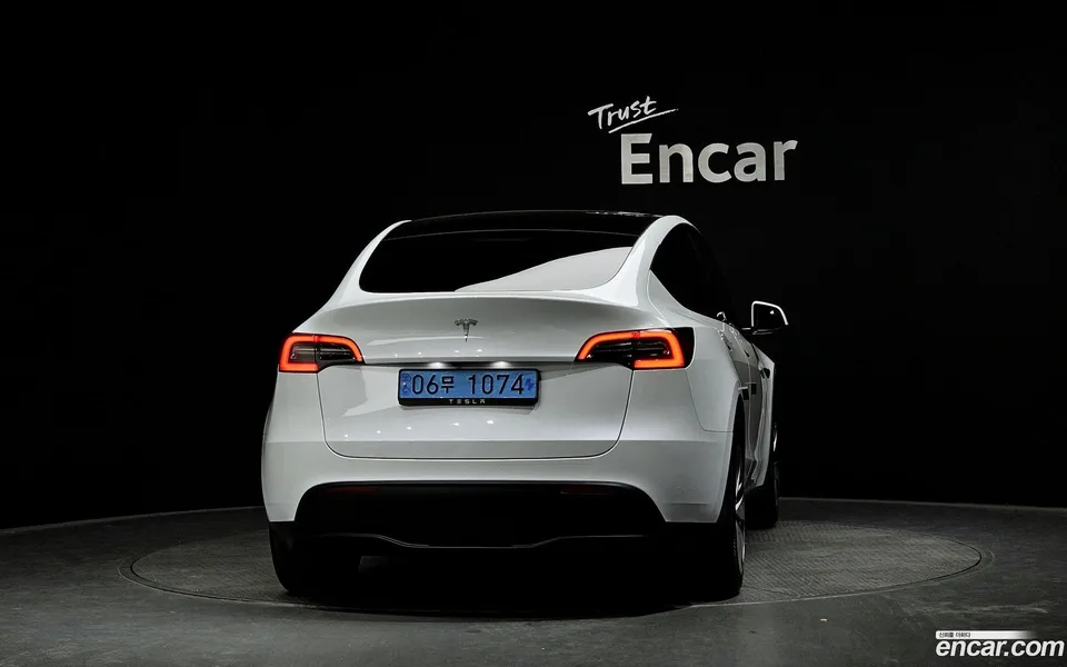 Tesla Model Y RWD 2024 — миниатюра 4