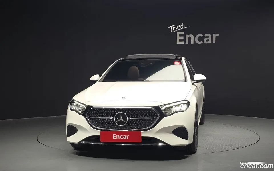 Mercedes-Benz E-Class E200 2024 — миниатюра 3