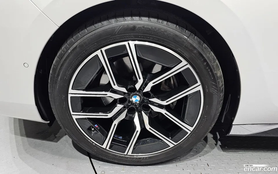 BMW 7 Series 740d xDrive M 2025 — миниатюра 5
