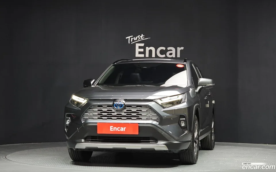 Toyota RAV4 2.5 4WD LTD 2024 — миниатюра 3