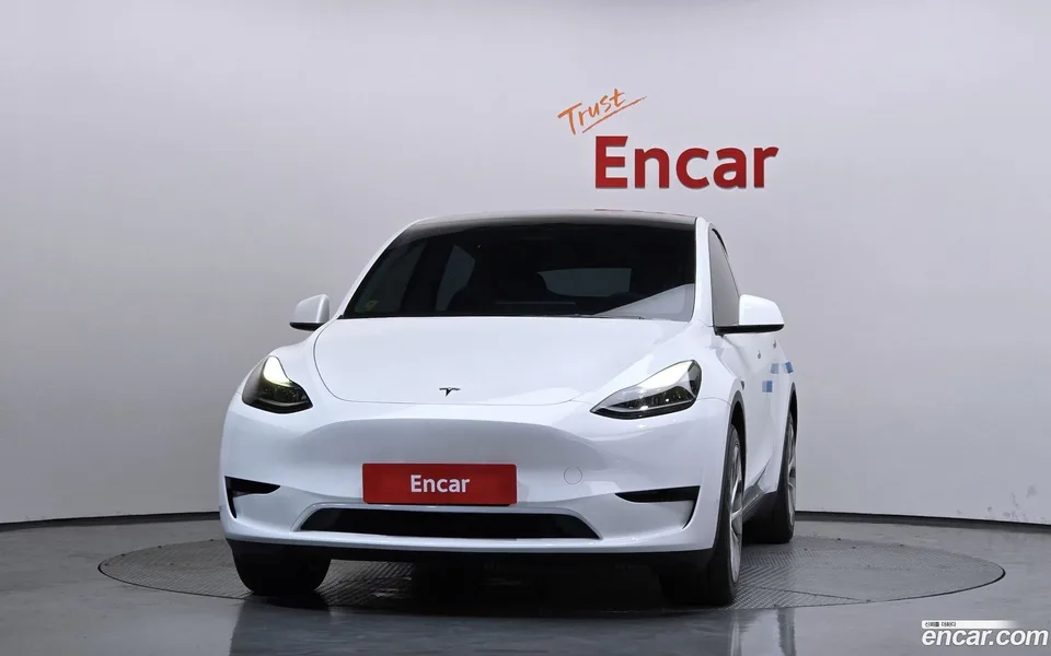 Tesla Model Y RWD 2024 — thumbnail 3