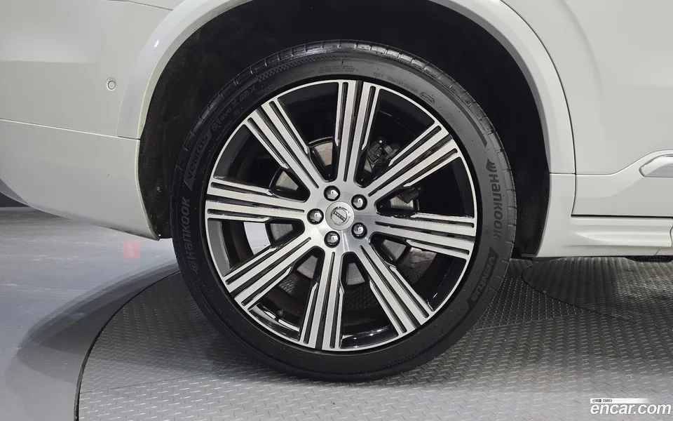 Volvo XC90 B6 2022 — миниатюра 5