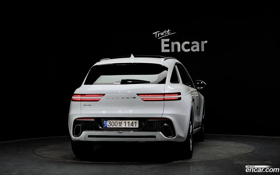 Genesis GV70 2.5T 2WD 2023 — миниатюра 4