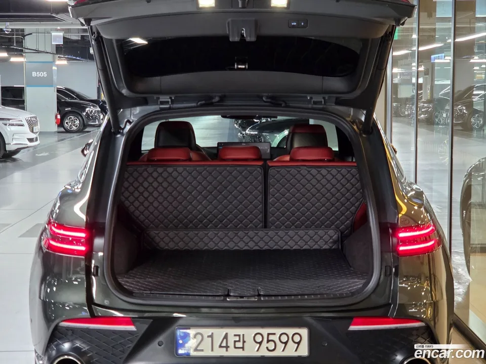 Genesis GV70 2.5T AWD 2023 — миниатюра 2