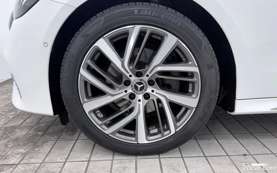 Mercedes-Benz E-Class E220d 4MATIC 2024 — миниатюра 2