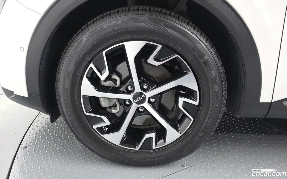 Kia Sportage Hybrid 2WD 2023 — миниатюра 5
