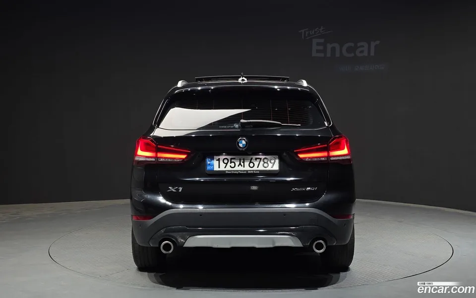 BMW X1 xDrive 20i xLine 2022 — миниатюра 4